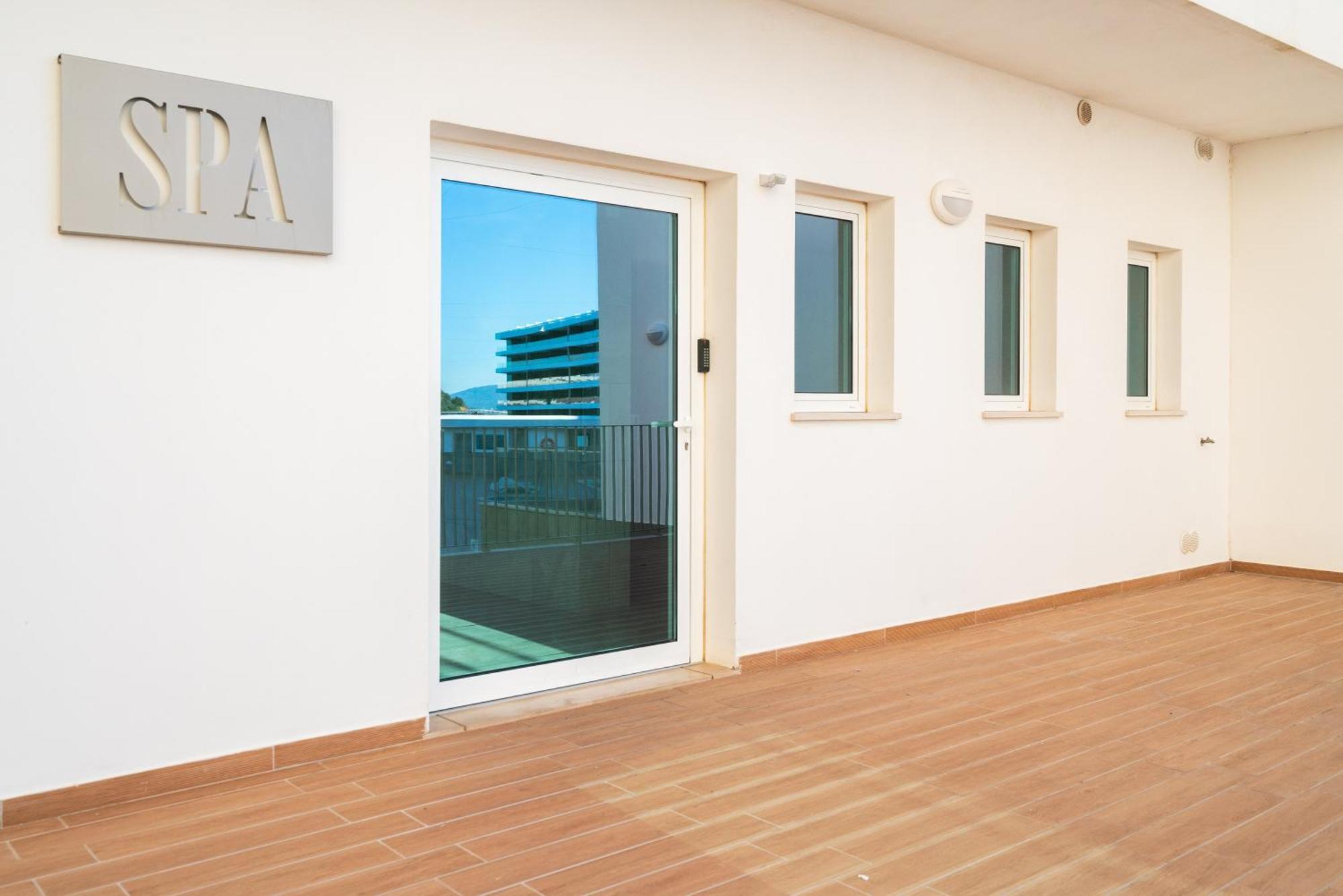 Bright Modern Seaside Apartment Lagos
